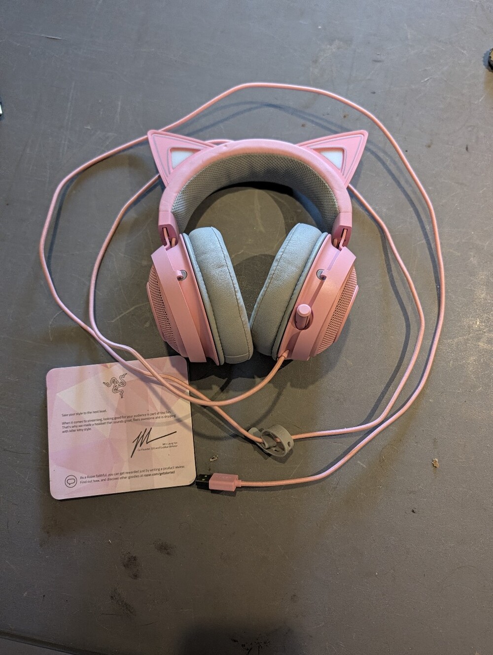 Razer Kraken Kitty USB Gaming Headset in Quarts Pink